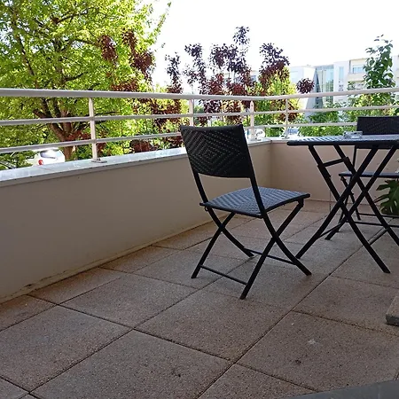 A 2 Chambres, Très Jolis De 64 M2 * Poitiers