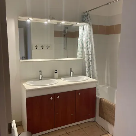 2a 2 Chambres, Tres Joli De 64 M2 Daire *